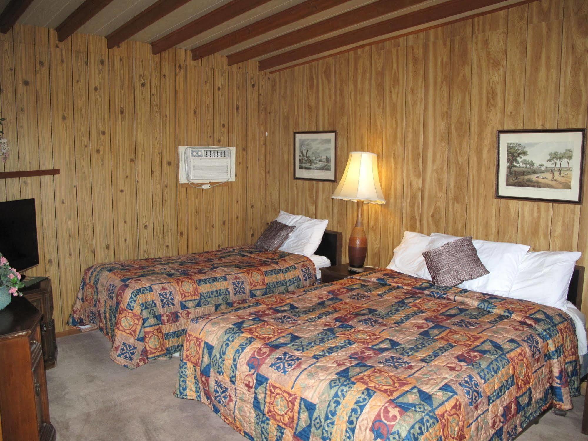 Blue Mountain Motel Pincher Creek Extérieur photo
